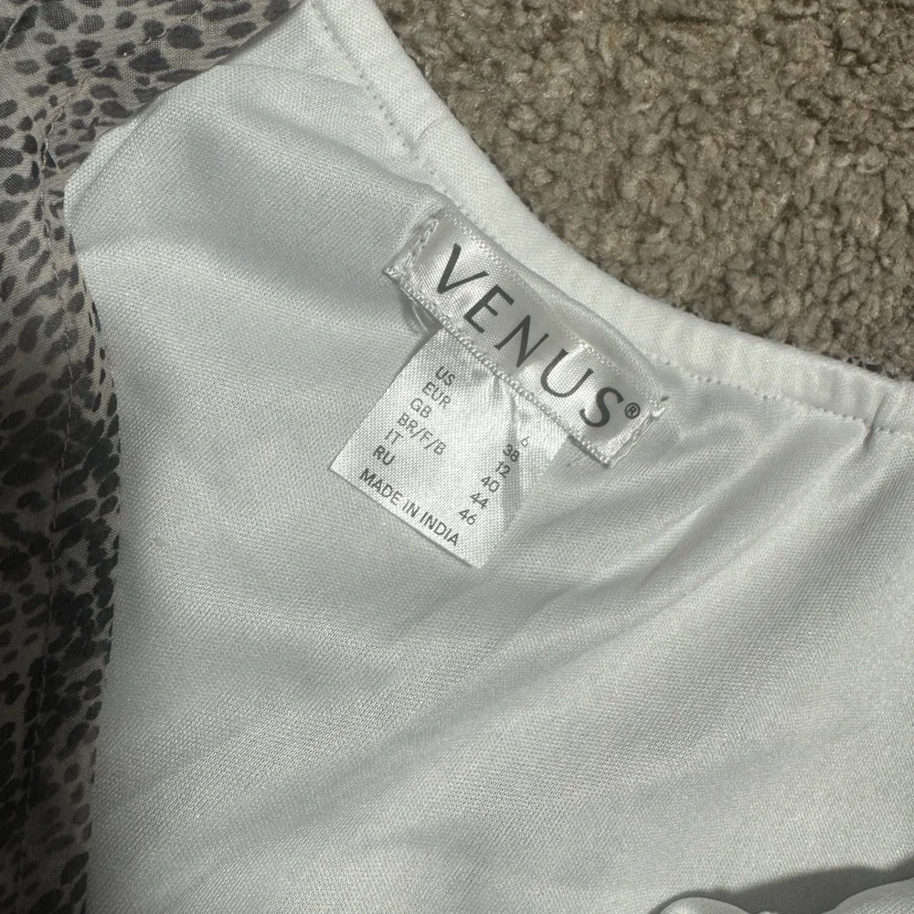 VENUS Gray and Cream Snake Skin Print Romper